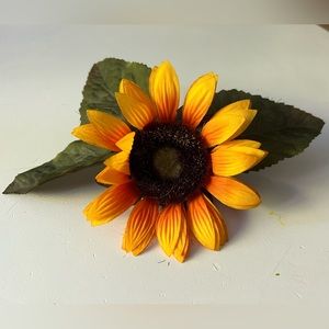 Faux Sunflower Clip